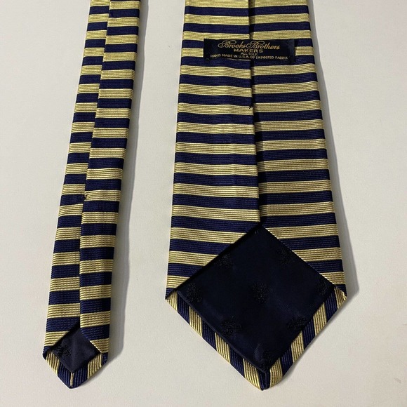 Brooks Brothers Makers Yellow Navy Tie Necktie Blue Striped Silk 56" 3.7… - Picture 4 of 5